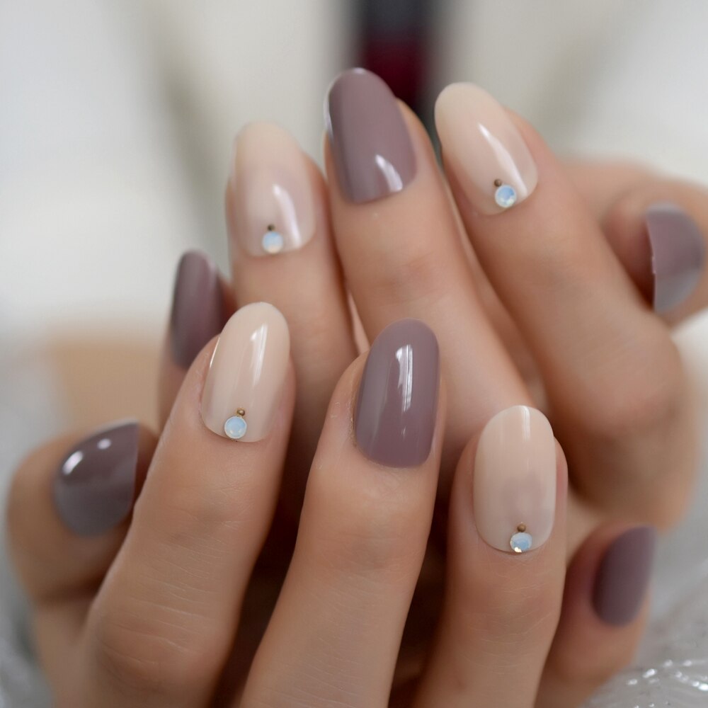 Codzienne sztuczne paznokcie krótkie średniej wielkości owalne prasy na paznokcie kolor manicure dekoracyjne porady z dżetów: L5599