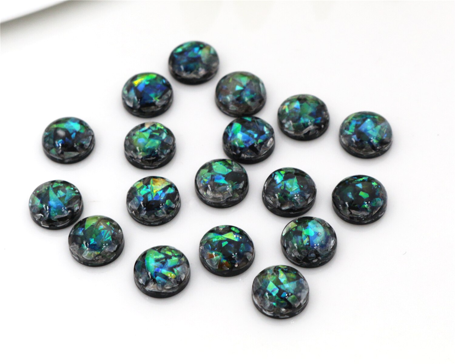 Mode 8 Mm 40 Stks/partij Zwarte Kleur Ingebouwde Metalen Folie Plat Hars Cabochons Cameo V7-10