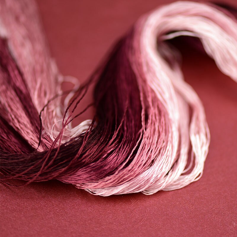 1 stücke 100% seidenfaden Hand stickerei sticken kreuz stich Amaranth verrotten 400m die Seide stickerei gewinde 8 reine farben