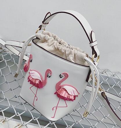 Sac de défilé de de femmes sacs PU en cuir femme Flamingo seau sac femmes sacs à bandoulière sacs à main XS-92: WHITE