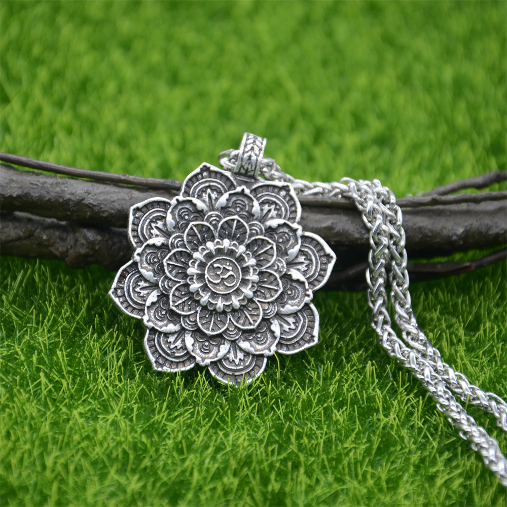 Om Lotus Bloem Mandala Yoga Spirituele Hanger Vrouwen Kettingen Sieraden Valentijn Cadeau: Style 2 Metal Silver