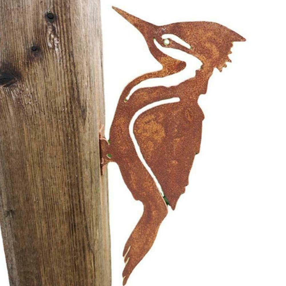 Havepæl stablet fugl rusten jernhåndværk fugleformet kunst silhuet skulptur udendørs havehegn dekoration