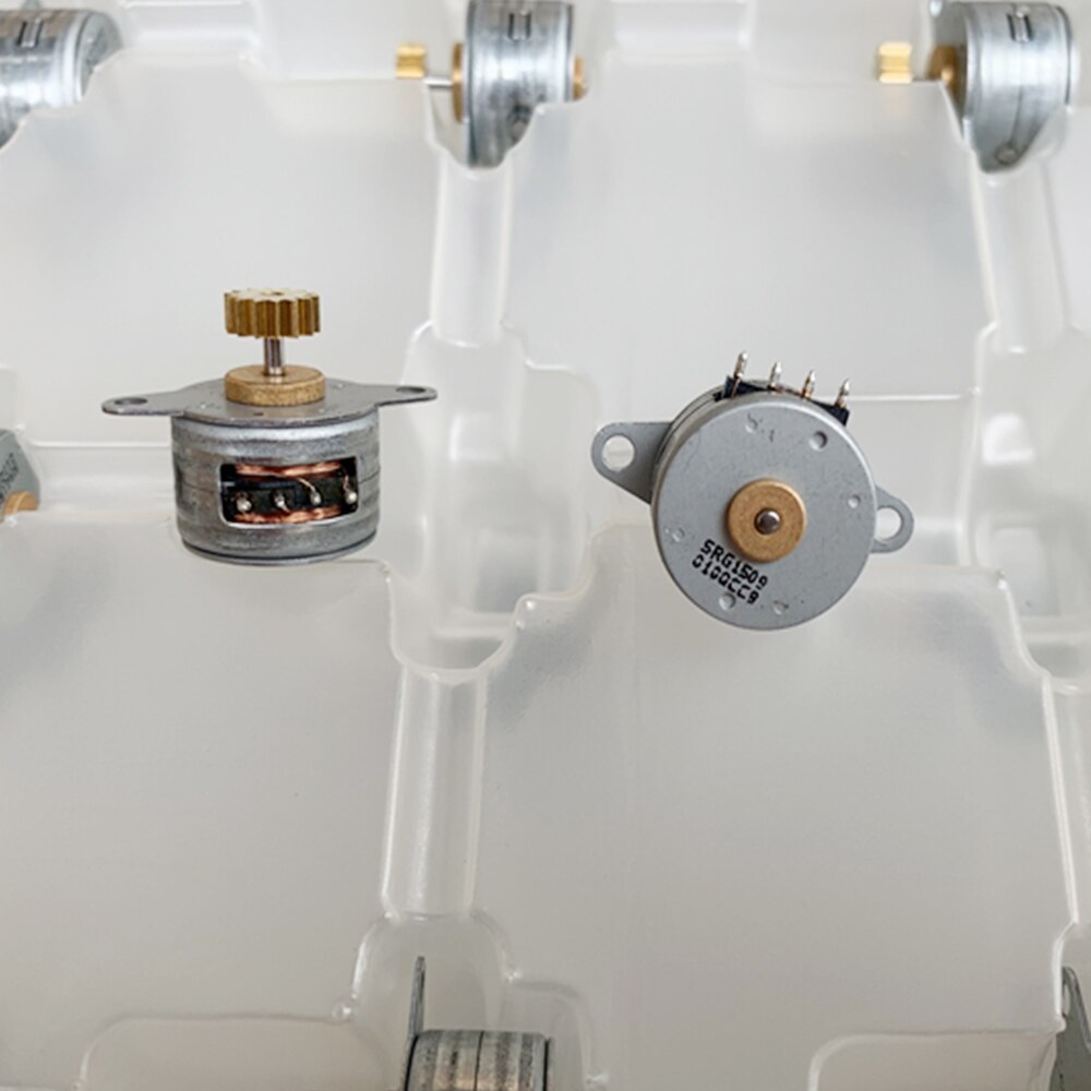 2PCS Mini 15mm 2-phase 4-wire Stepper Motor DC 3V-6V Micro Stepping Small 15 Teeth Copper Gear Miniature Electric Step Motor