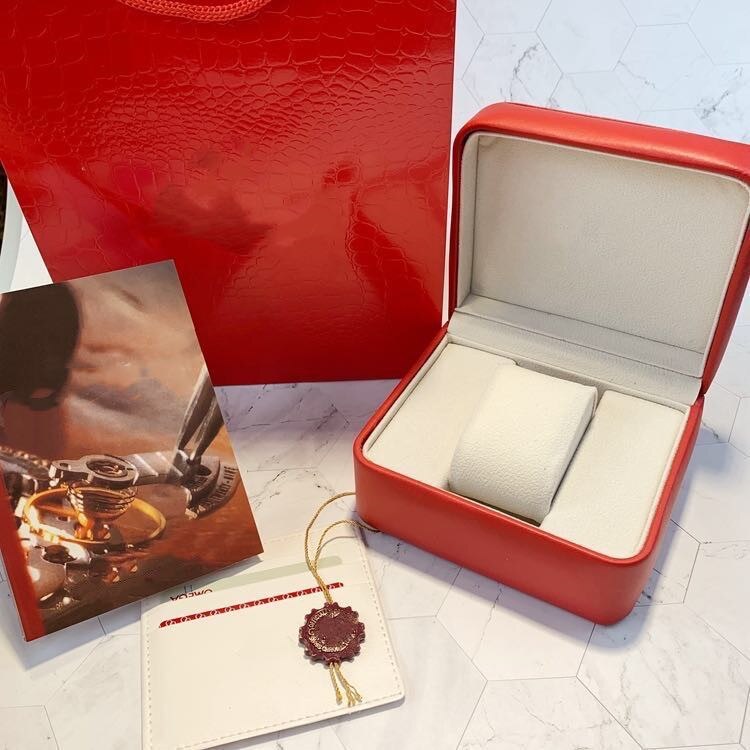 Luxe Vierkante Rode Doos Horloge Brochure Kaart Label En Papier Horloge Doos Binnen En Buiten Mannen En vrouwen Horloge Dozen