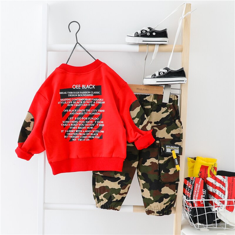 Hylkidhuose våren bebis pojkar kläder set sport t-shirt kamouflage byxor småbarn spädbarn kläder barn semester kostym: Röd / 12m