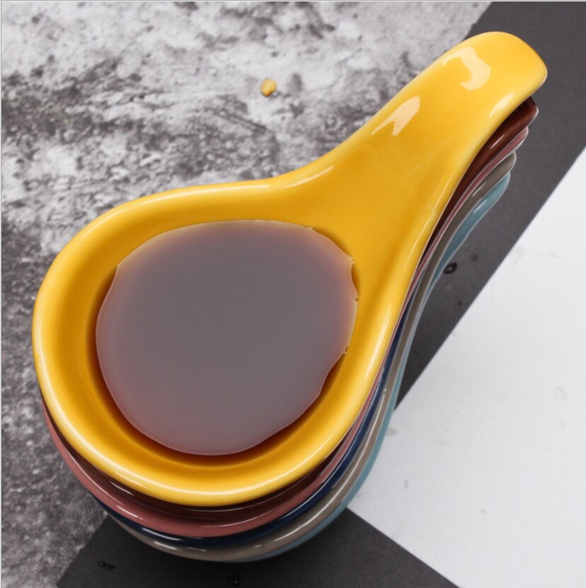 2Pcs Ceramic Spoon Tableware Soy Sauce Dish Home Sauce Mini Spoon Spoons Cuttlefish Balls Placed On A Saucer Tableware