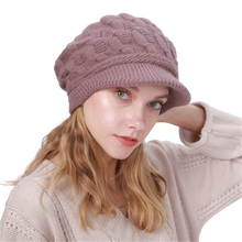 Gorros de felpa con visera de punto trenzado para mujer, boina informal a prueba de viento, Color liso, Otoño e Invierno