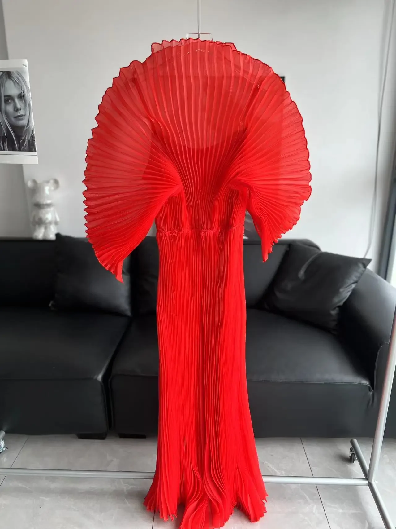 MIA XU Miyake Plissee Falten 2024 Herbst Neues Plus-Size-Kleid Handgefertigte Dolds Elegantes, brustfreies Abendkleid Damenbekleidung: Rot
