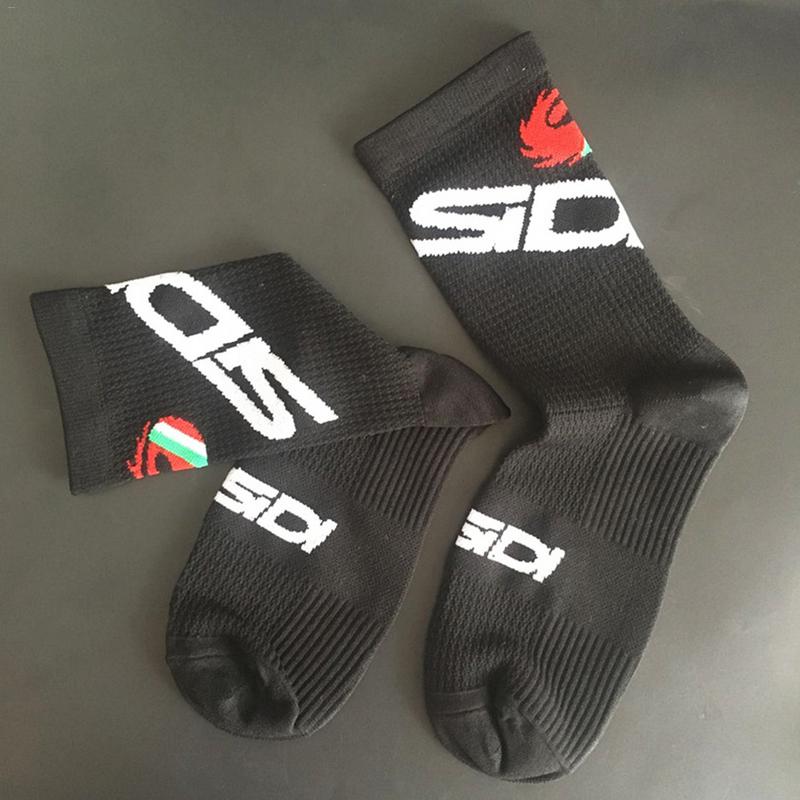 ciclismo calcetines Medias con letras hombres deportes mediados de-longitud de pantorrilla calcetines al aire libre blanco y negro de las bicicletas de carretera Calcetines
