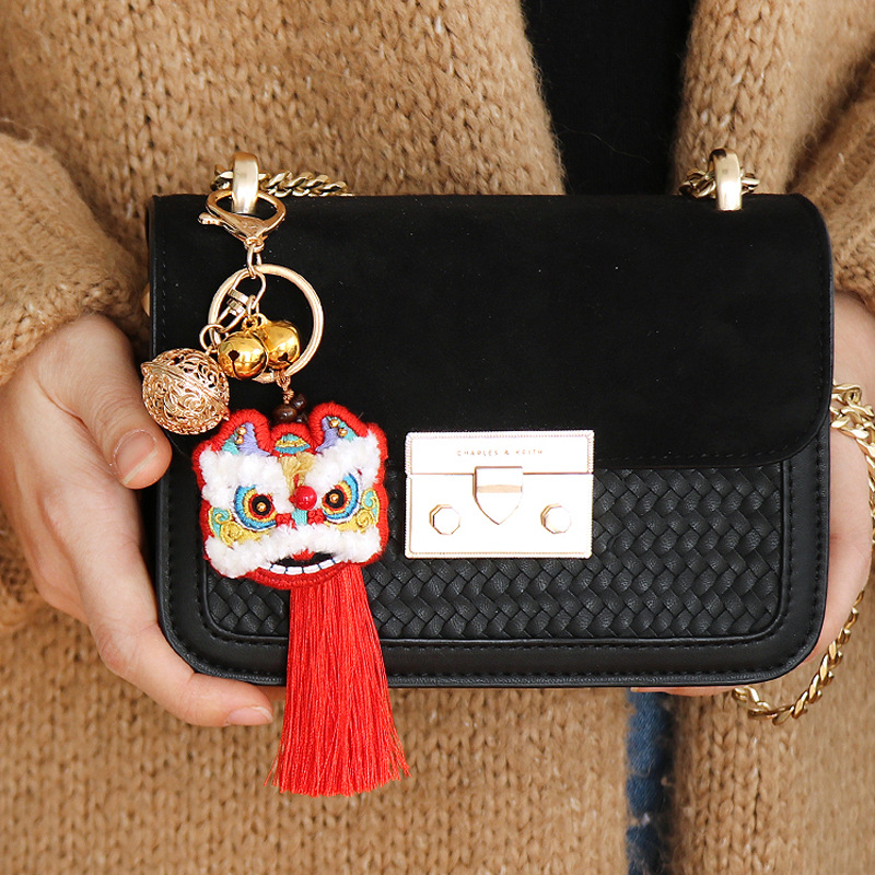diy Embroidery Lion dance keychain Cross-stitch Peace and blessing pouch Stitch For needlework needle minder protective talisman: 01