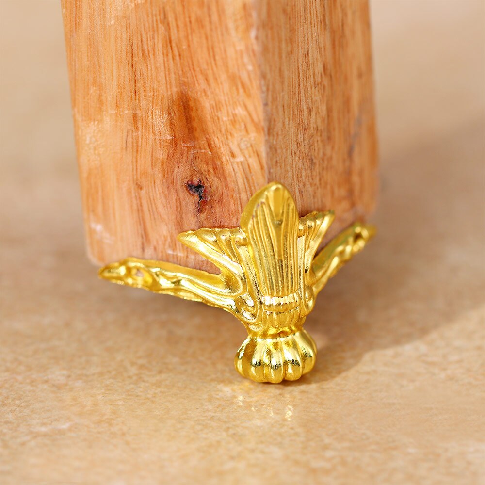 4 Pcs/lot Antique Wood Box Corner Brackets Protector Triangle Carved Decorative Bracket For Furniture Hardware