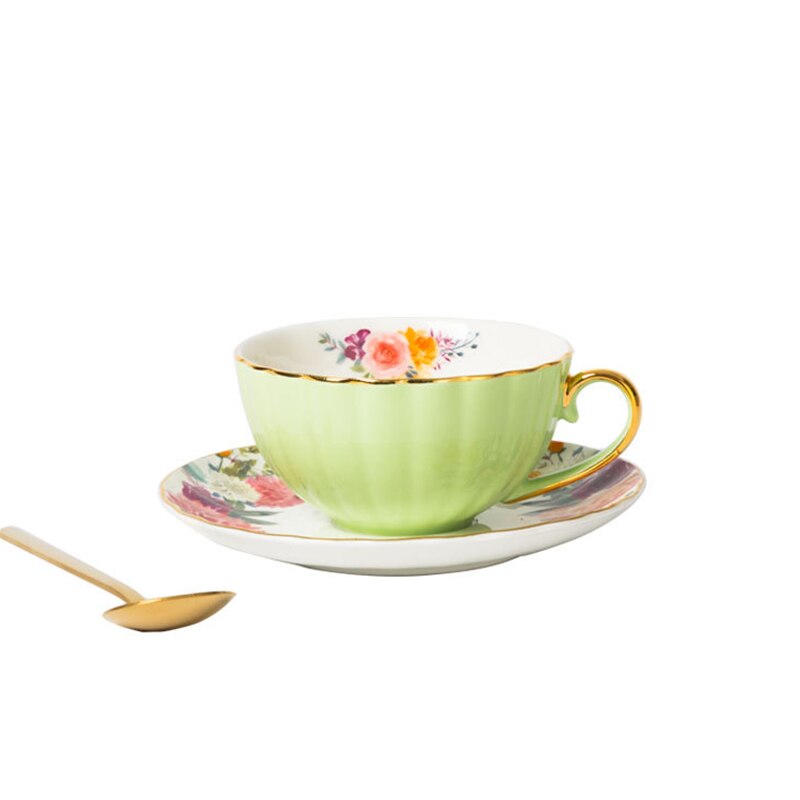 Wourmth-Juego de tazas y platillos de café de lujo europeo, tazas de té de flores Retro con borde dorado, cerámica, de boda para parejas: Green color