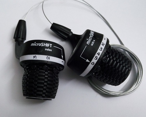 Microshift 24 S Twist Grip Gear Shifters Trip 3X6/7/8 Speed Twist Shifter Fiets Shifter Derailleur Compatibel voor Shimano: 3X6S 1 Pair Shifters