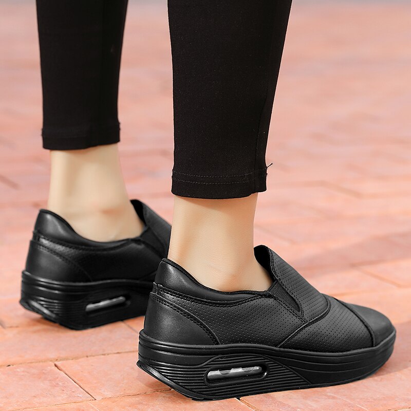 Lydia | Women’s Lightweight Walking Shoes with Grip Sole