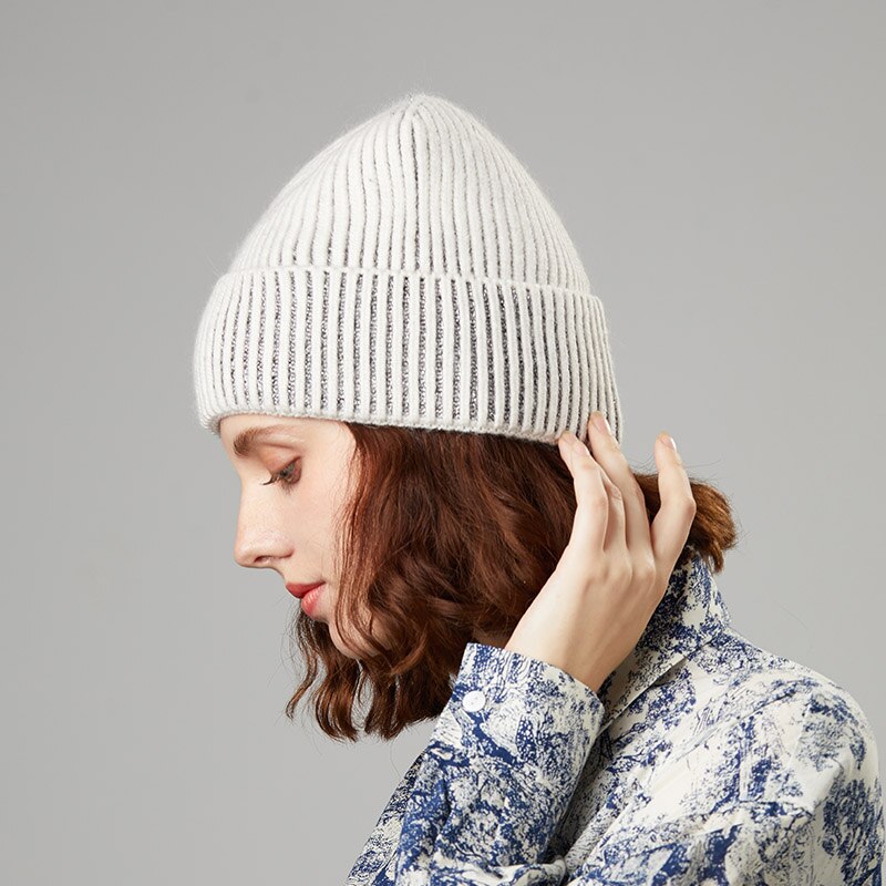 Kvinnliga mössor vintermössor för kvinnor kaninhår casual höststickad mössa tjejmössa mjuk mössa: Vit