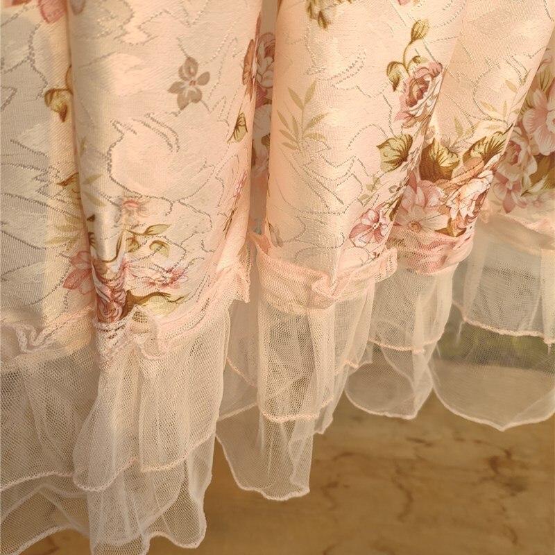 Dekorative lyserøde polyesterprintede gardiner. blonder kabinet gardin kaffe halvt gardin dekorative hovedtæppe.