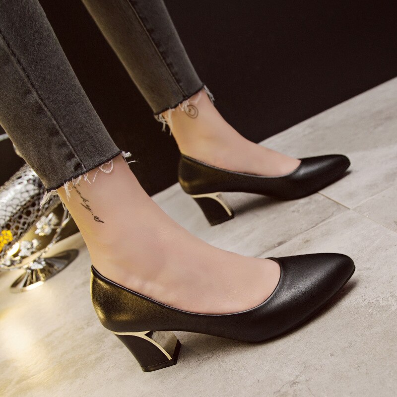 Hoge hakken damesschoenen ronde neus vierkante hakken dames bloem pumps goedkope werkschoenen grote maat