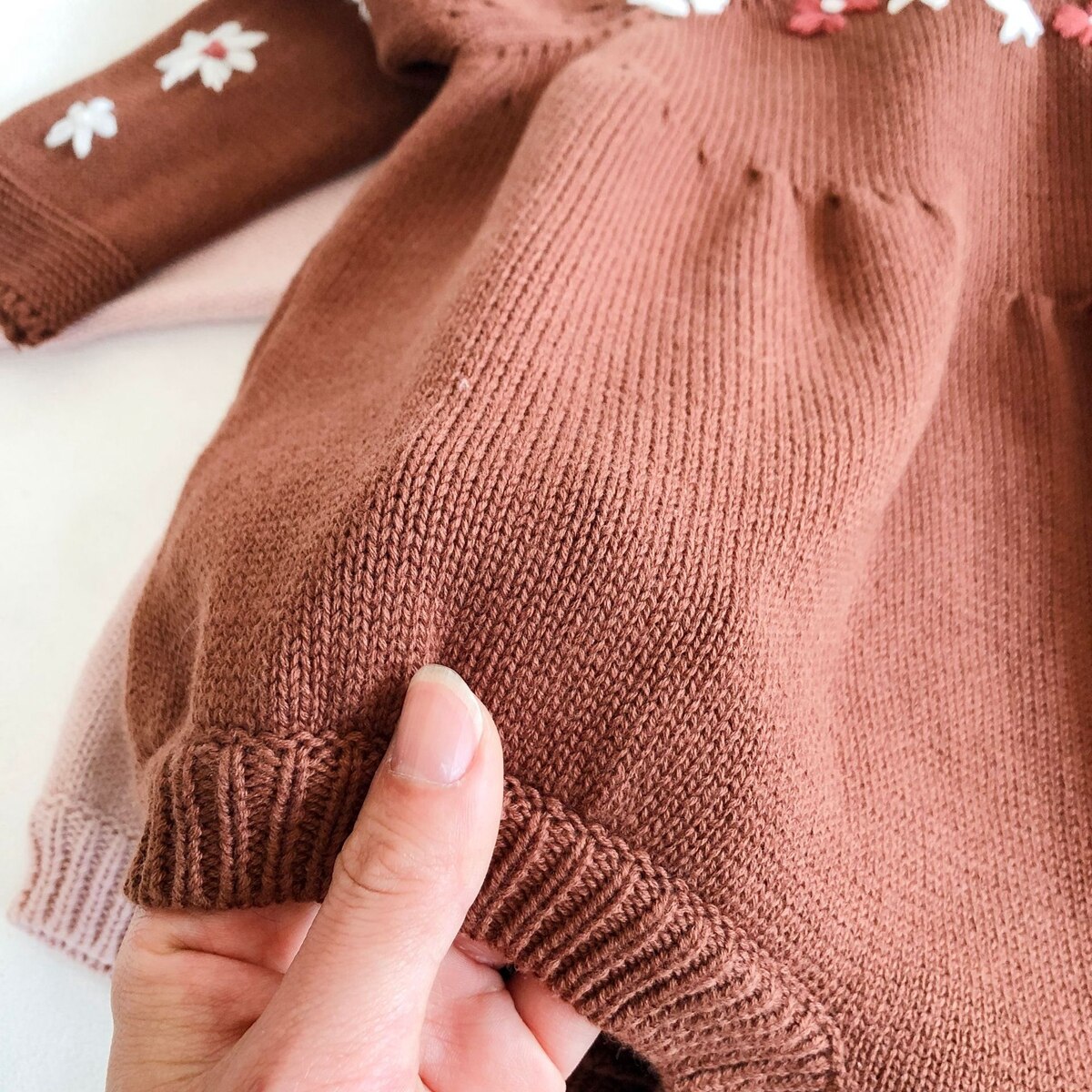 Mono de punto para bebé de 0 a 2 años, conjunto de una pieza de manga larga con flores bordadas, Bodycon con gorros, otoño