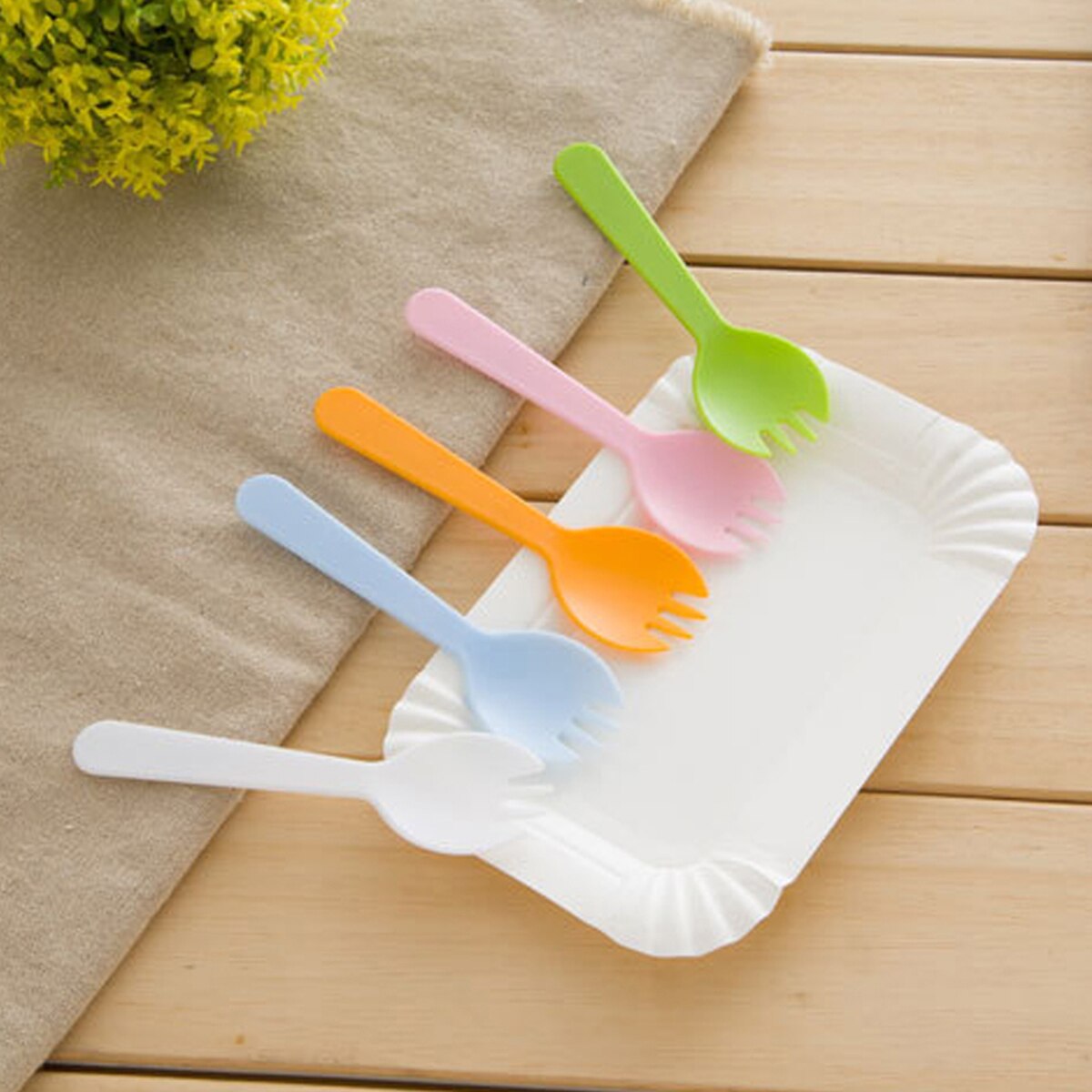 100pcs/LOT Disposable Tableware Cake Paper Plate Birthday Paper Plates Cutlery Tray