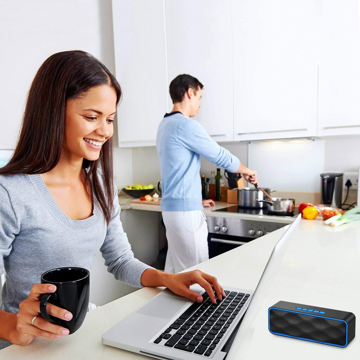 Bluetooth 4.2 Wireless Speaker Outdoor Portable Stereo Speaker HD Audio Built-in Dual Drive Speaker Hands-free Call TF Card Slot