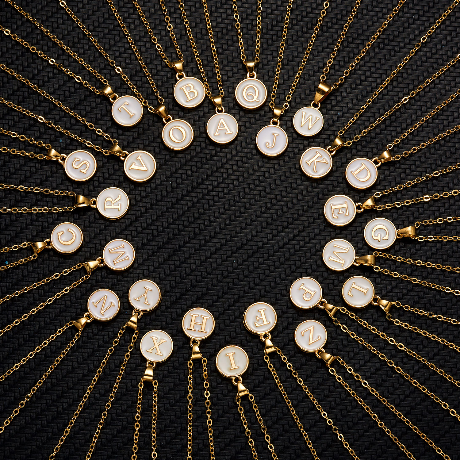 Colgante de letra minimalista para mujer, collar con inicial esmaltada, cadena de Color dorado a la , 26 joyas con nombre del alfabeto, de cumpleaños, 1 ud.