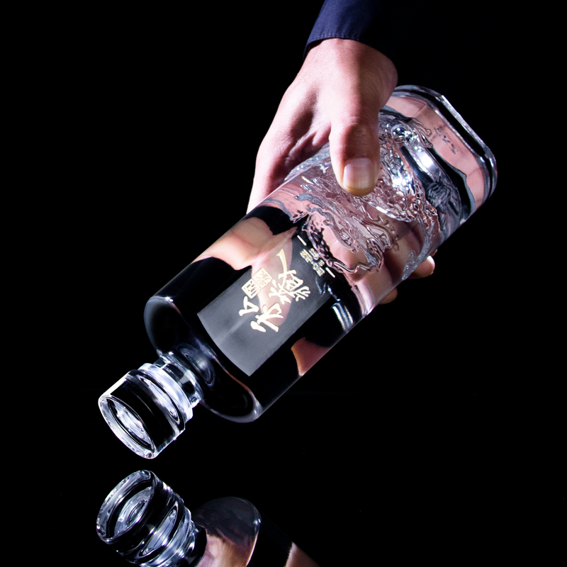 Decantador de whisky con grabado de dragón, botella de Alcohol de forma redonda de vidrio sin plomo, licor único para Bar y decoraciones de , 500ML