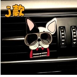 Solide Auto Luchtverfrisser Cartoon Hond Auto Parfum Geur Clip Luchtverfrisser Auto Air Vent Aromatherapie voor Auto Air Comditioner vent: J