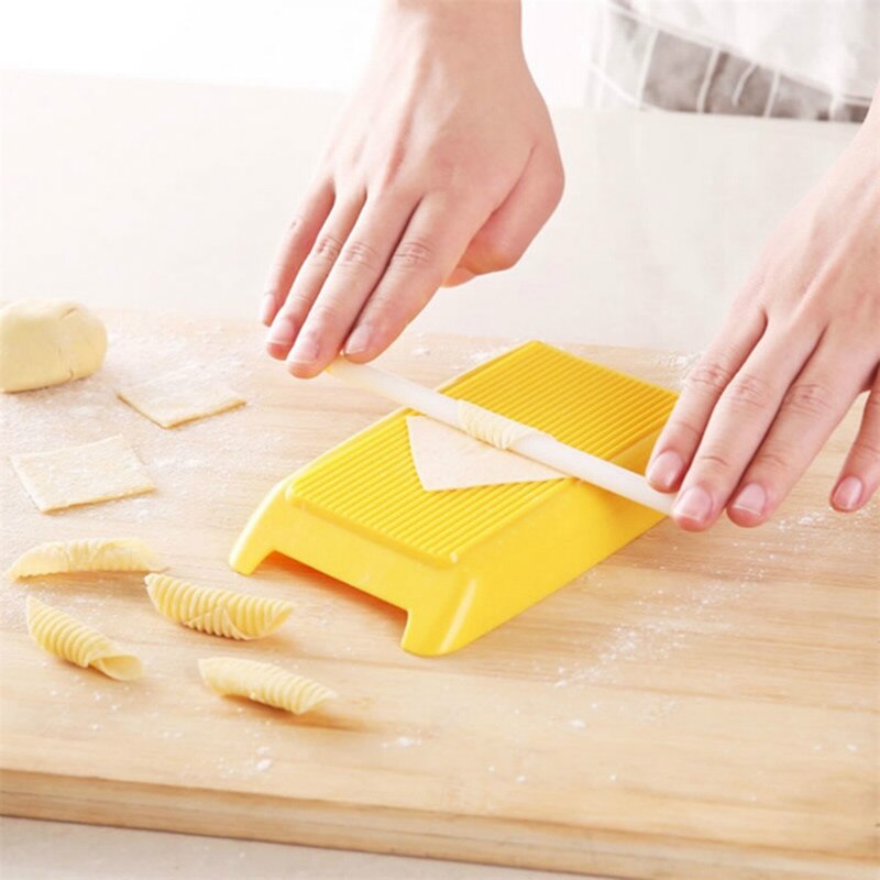 Manual Rolling Pin Spaghetti Macaroni Gnocchi Maker Baby Kid Food Roller Mold Kitchen Gadgets Plastic Pasta Tools Macaroni Board