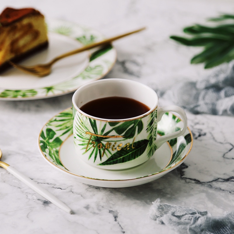 Bästa benporslin liten kaffekopp och fat tekopp porslin grönt växtmönster kontur i guldkeramisk espressokopp och fat