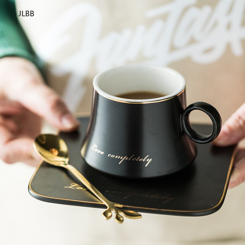 European porcelain Ceramic mug Soy milk Breakfast Condensed Coffee Tea Cup and saucer sets gold spoon mugs Christmas Cups