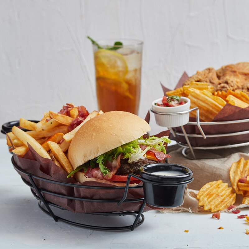 Non-stick beläggning svart järn oval serveringskorg med 2 st såskoppar bröd salladstårta hamburgare kyckling snackställ restaurang
