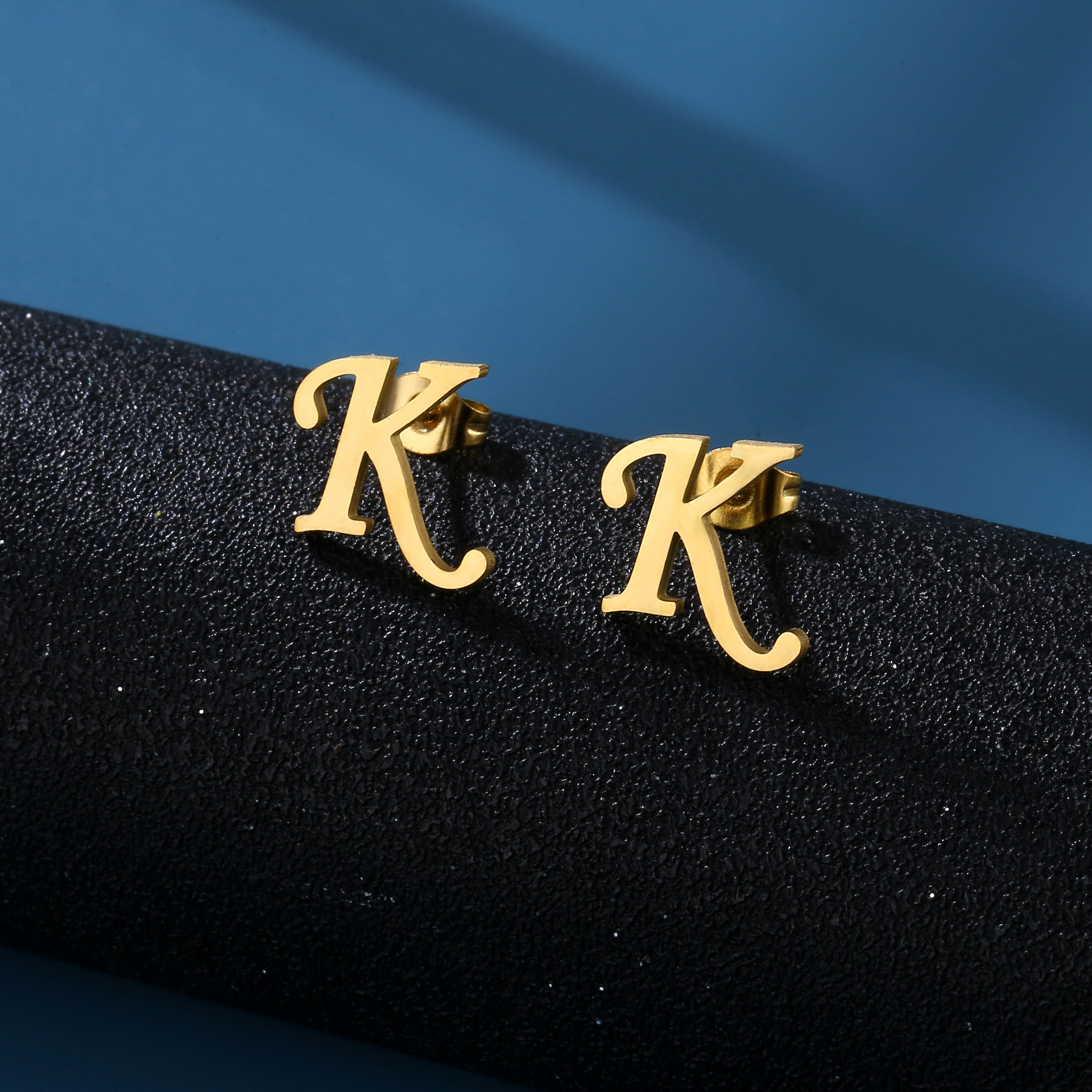Boucles d'oreilles en acier inoxydable avec lettres initiales minuscules, à la , A/B/C/R/T, 26 lettres de l'alphabet, bijoux pour femmes et amis