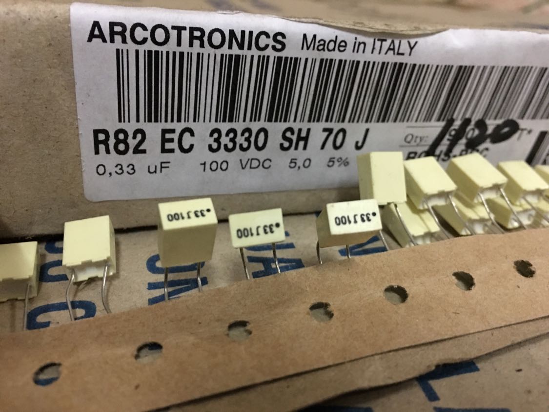 50 sztuk AV R82 0.33UF 100V 5% P5MM kondensator miedziany KEMET 334/100V MKT 330NF 334 Arcotronics RSB 0.33 uF/100 V 334J100