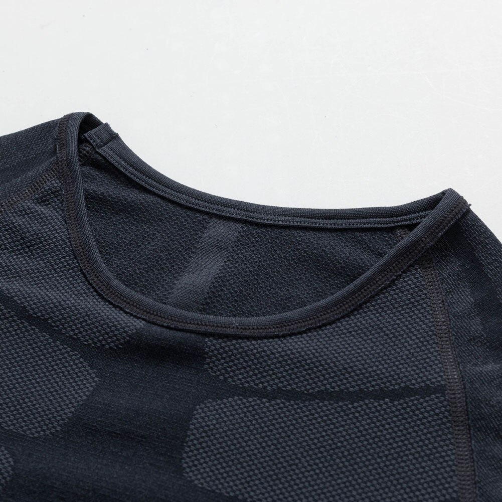 Men Summer Quick-dry Tight Breathable Sports Shirt with Short Sleeve Round Neck MC889