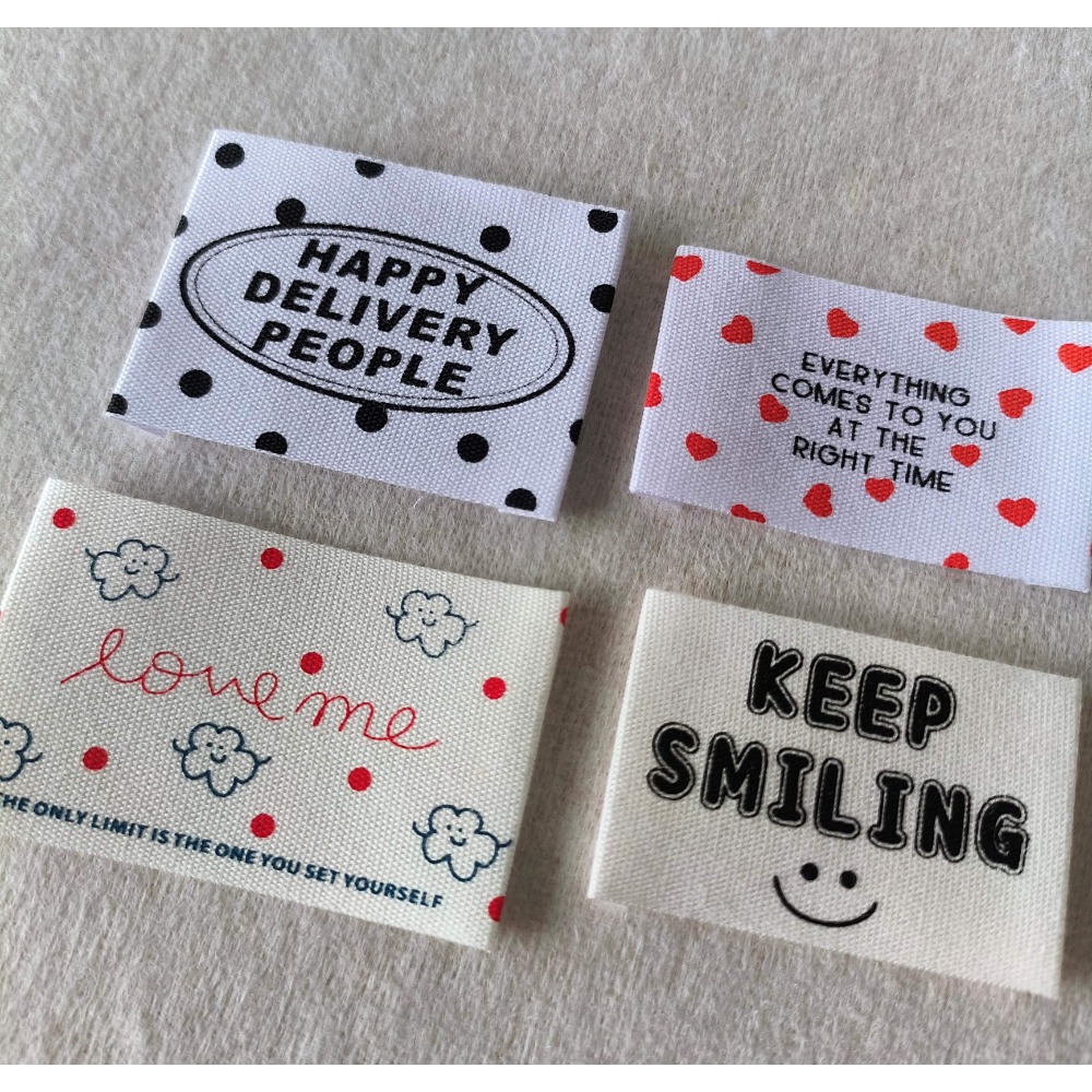 12 stijlen klaar voor 100% katoenen kledinglabels, bedrukte geweven tags met kersenbeerontwerp, schattige kinderstofverzorgingslabels