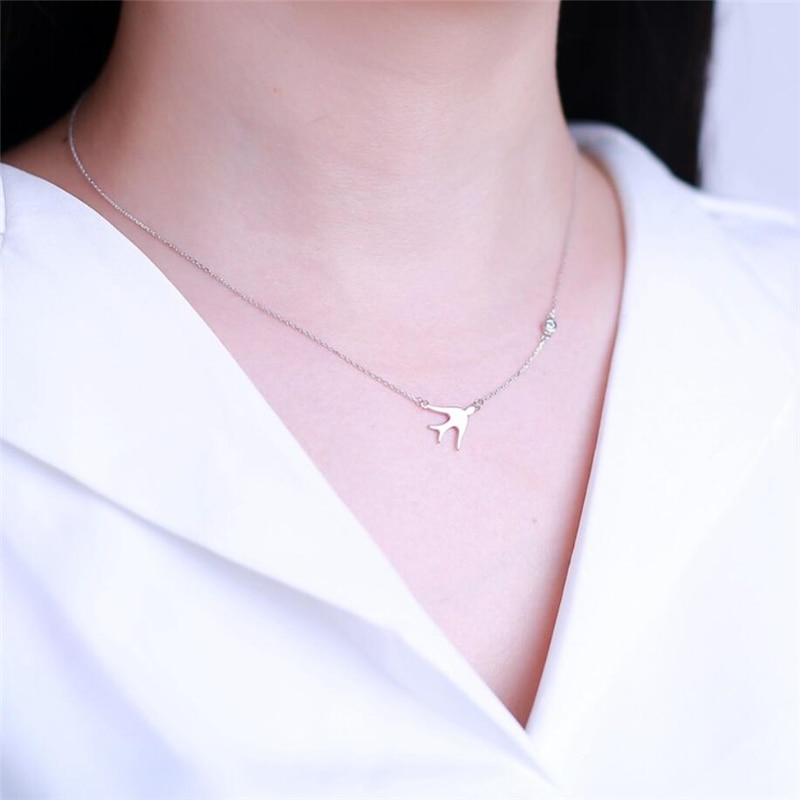 Flying Bird Swallow Short Pendant Birthday Clavicle Chain 925 Sterling Silver Temperament Female Necklace SNE119