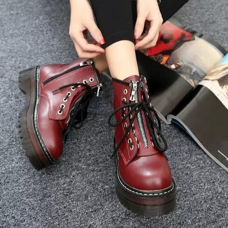 Frauen kurze knöchel Spitze hoch Stiefel Frau Plattform Leder draussen motorcyle Stiefel Reißverschluss Martin Bootie Punk Bota Feminina B12-05