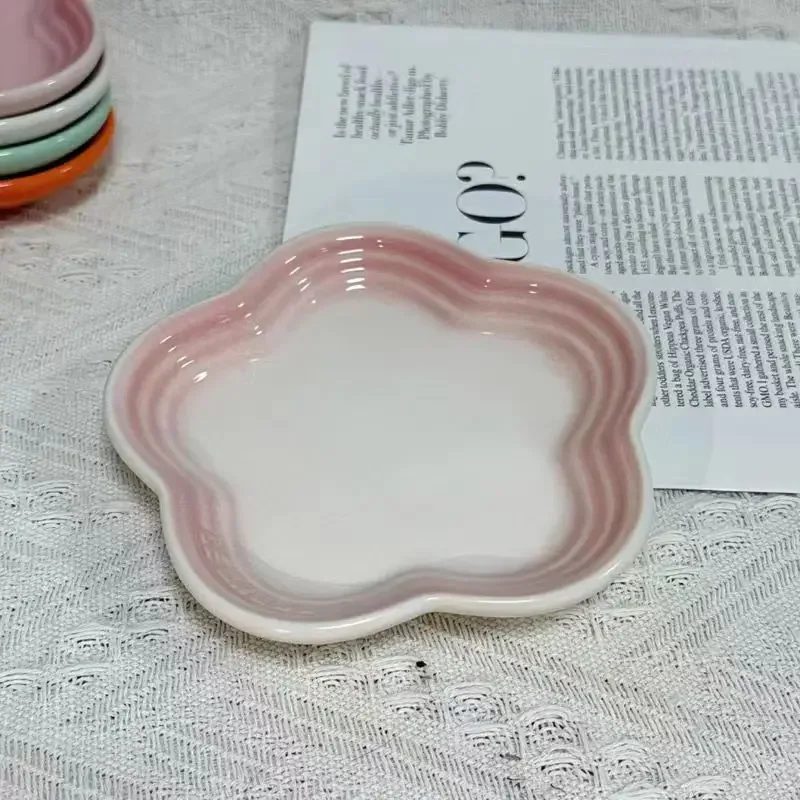 Plum Blossom Small Plate 5.5Inches 14cm Rainbow Sauce Plate Flower Shaped Pet Gradual Spike Bone Plate Tableware Ceramic Dishs: Coffee