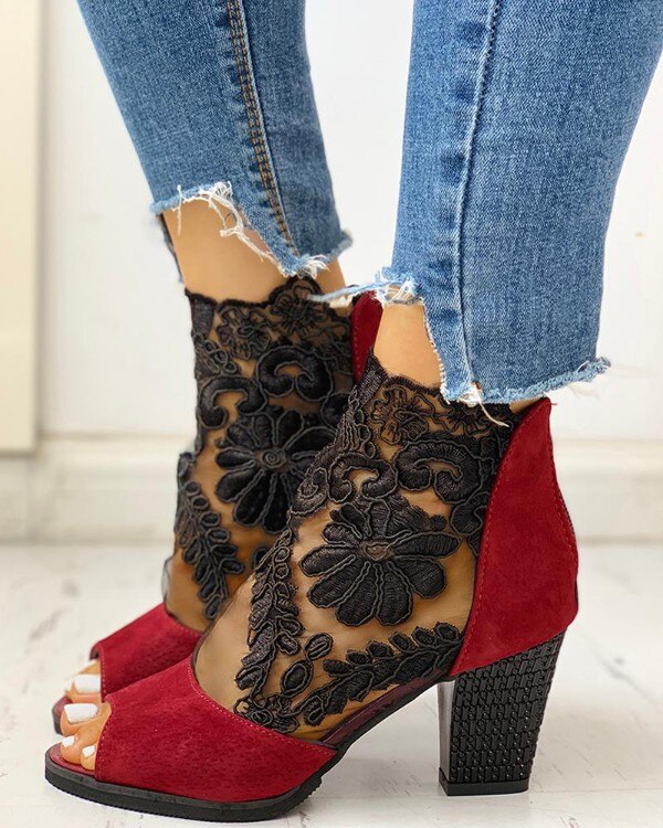 SHENGY femmes talons hauts Peep orteil dentelle fleur talon haut bride à la cheville Surface nette évider sandales: winered / 39