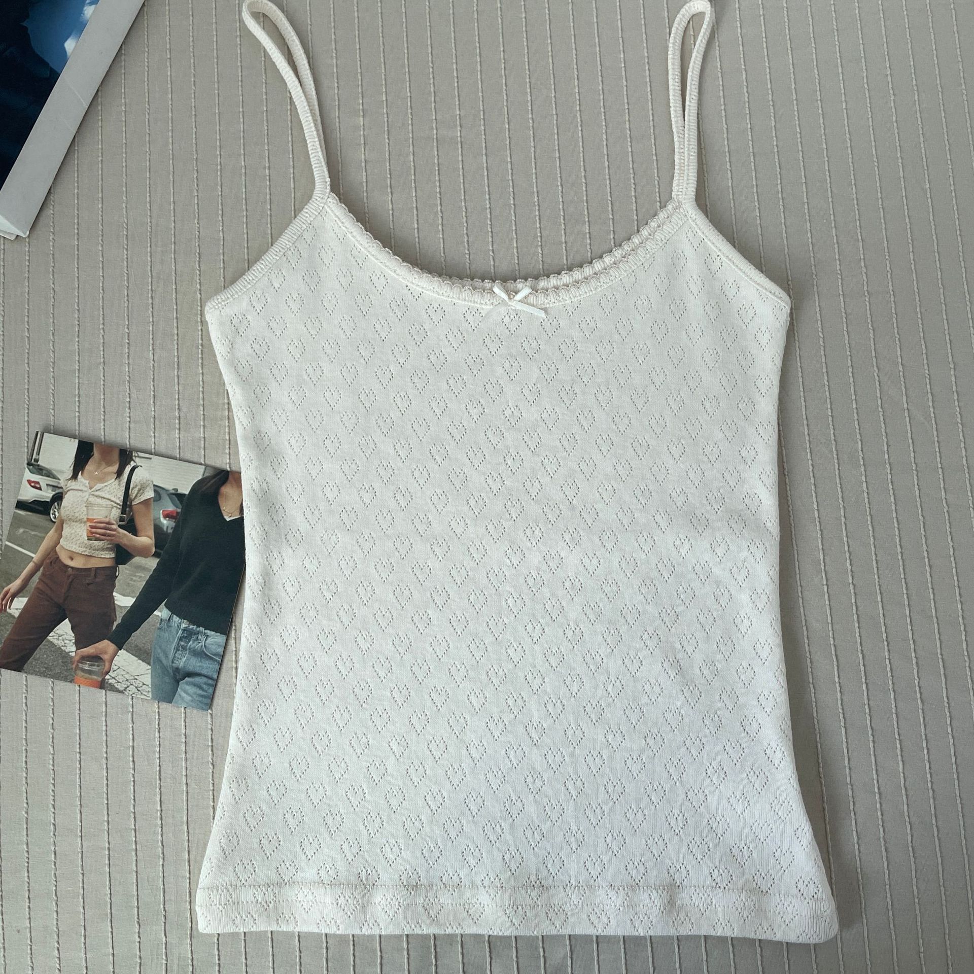 Tops cortos de algodón con lazo y ojales florales para mujer, Top sin mangas ajustado con adornos de encaje, camisola dulce de estilo Preppy, ropa Y2k: Verde militar