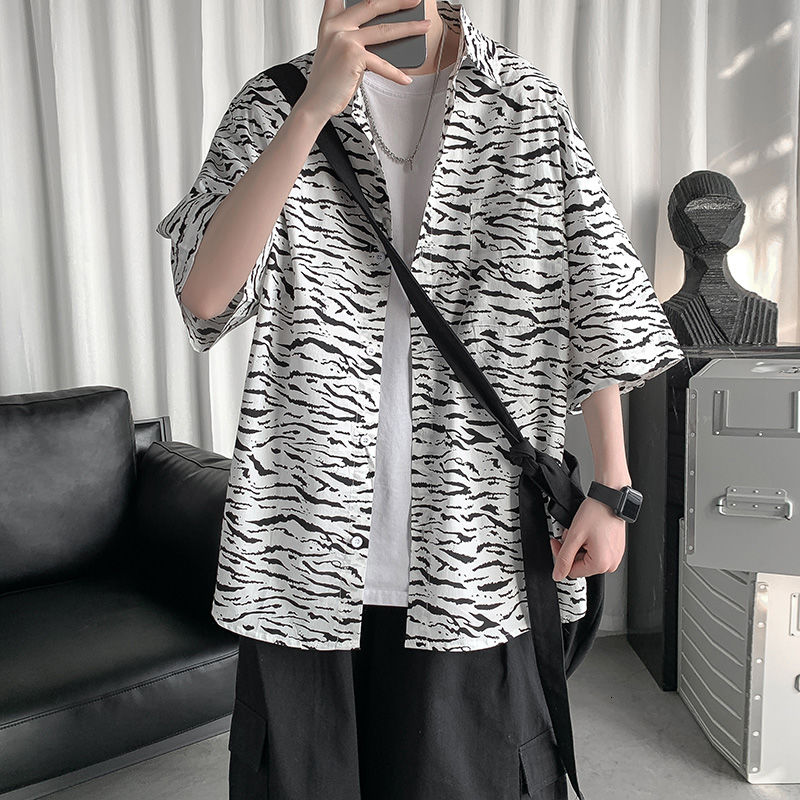 Summer Striped Shirt Men Korean Loose Casual Shirt Men Harajuku Streetwear Hip-hop Five-point Sleeve Shirt Men M-2XL: M