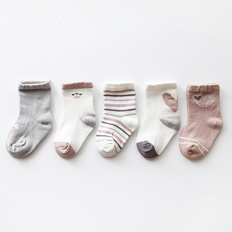 5 pares / lot Meias bebê Outono-Inverno do bebé da menina Meias para o infante da criança dos desenhos animados Cotton animal listrado Sock sokken: love