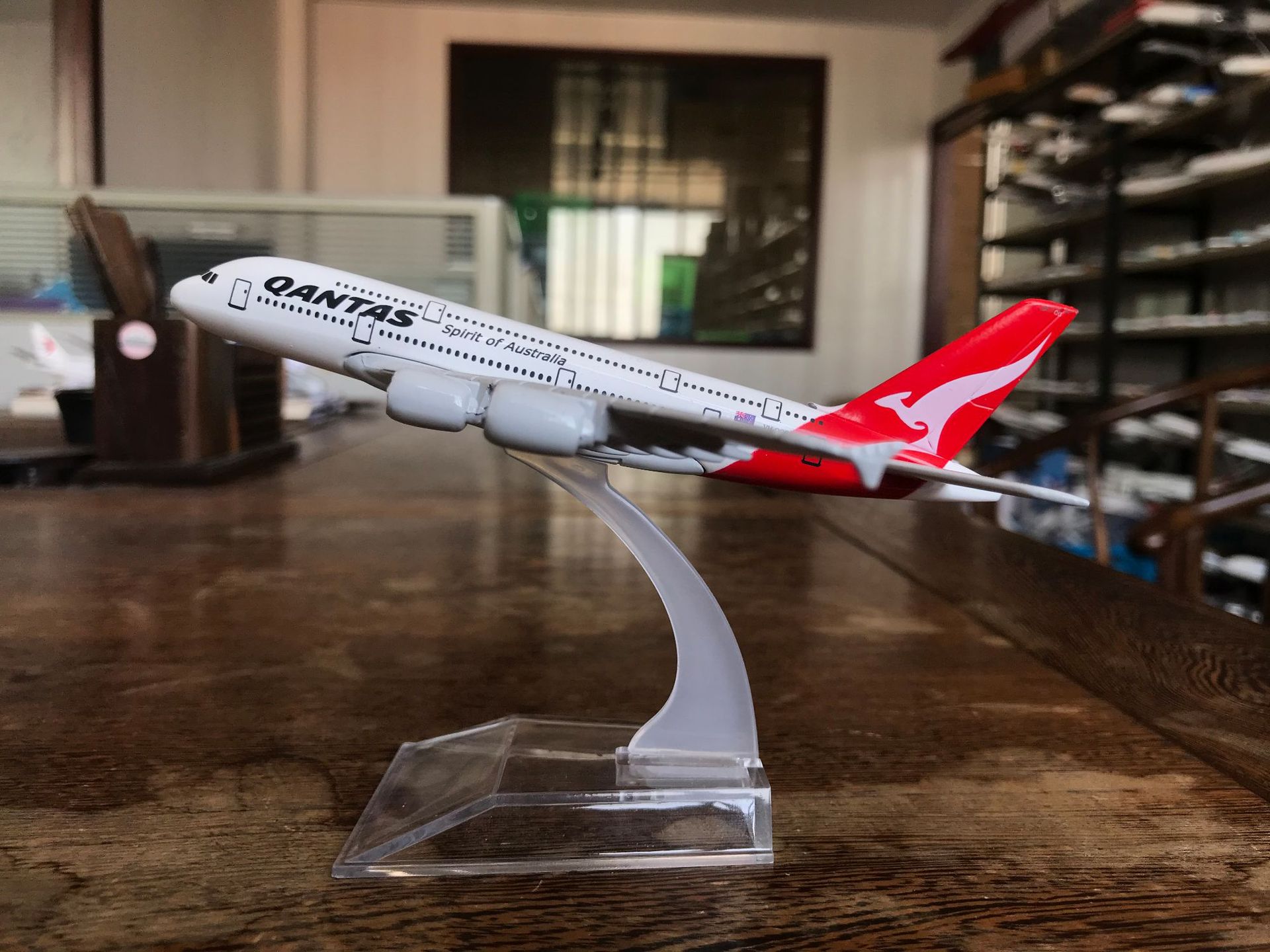 1:400 A380 modello di aereo 16cm modello originale emirati arabi uniti malesia compagnie aeree collezione regalo giocattoli di simulazione in lega per ragazzi: Qantas