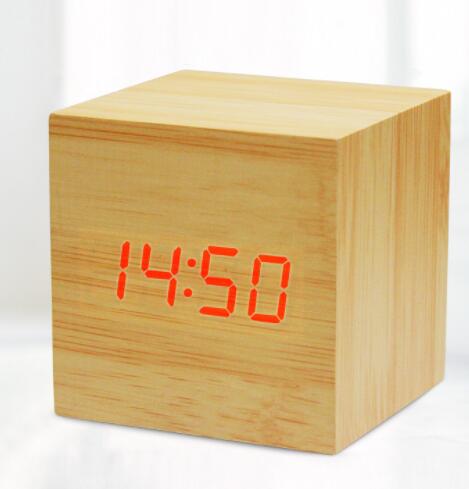 Digitale Thermometer Houten Wekker Alarm Datum Bureauklok Tafel USB Opladen Korte Voice-activated Elektronische Home Decor: yellow red