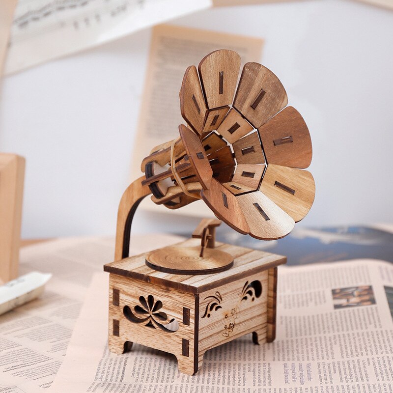 Wooden DIY phonograph music box hand crank music box boutique crafts birthday animal music box