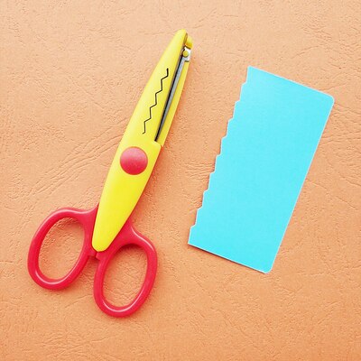 JTSIP enfants papier ciseaux maternelle à la main bricolage carte dentelle ciseaux enfants outils manuels dessin animé sécurité artisanat ciseaux 1 pièces: D
