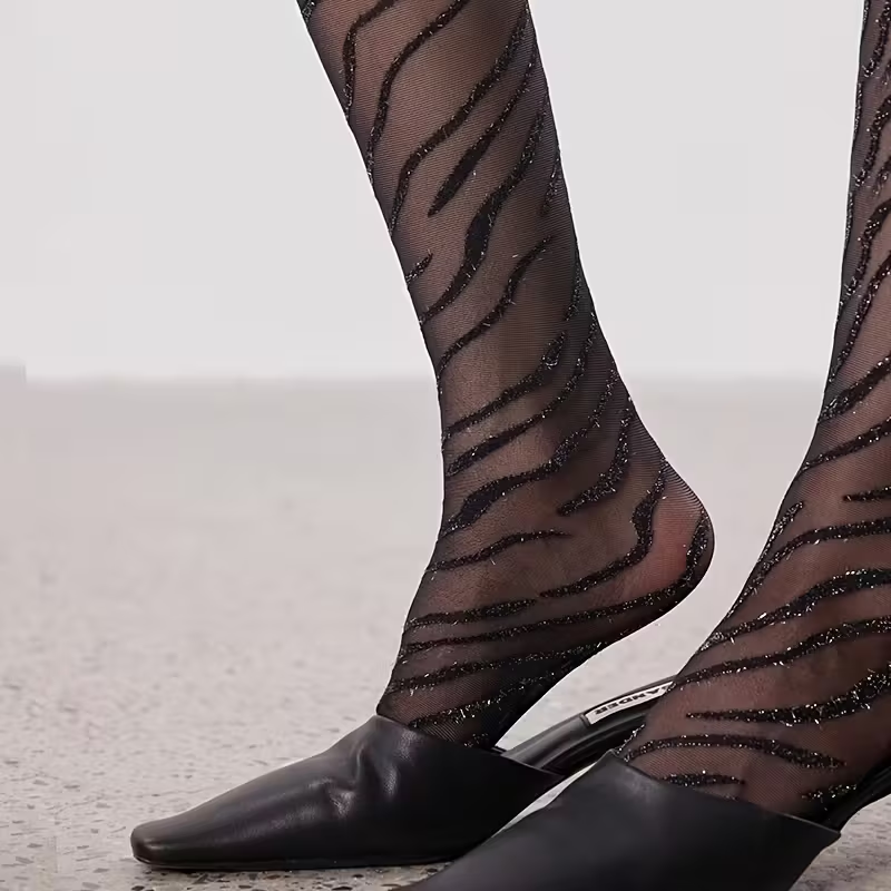 Rajstopy damskie w paski zebra, pionowe linie, srebrna nitka, siateczka, brokatowe pończochy.