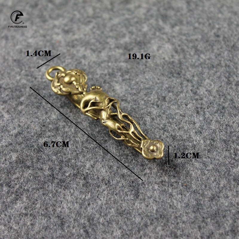 Vintage koppar drake karp figurer bilnyckelring hänge retro mässing kinesisk prydnad heminredning tillbehör: Ruyi -19.1g