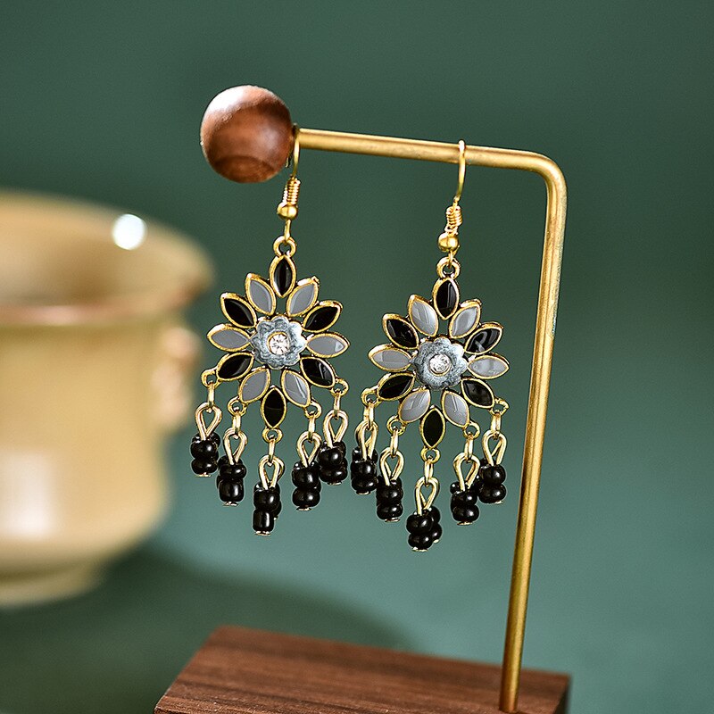 Bohemian Ethnic Flower Ladies Earrings for Women Boho Vintage Alloy Carved Beads Tassel Dangle Earrings Indian Jewelry: E1949-3 Black