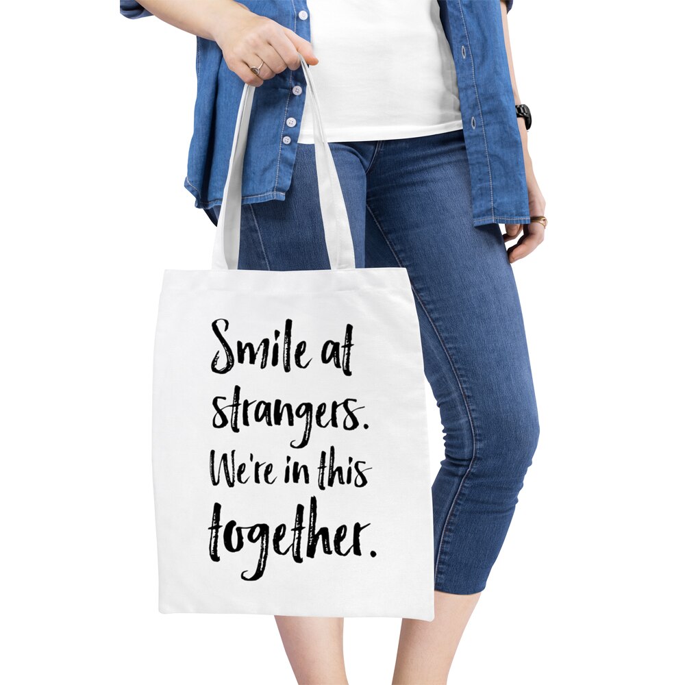 Sourire aux étrangers nous sommes dans ce ensemble lettre impression sac à provisions réutilisable épicerie fourre-tout sac à main sacs à bandoulière